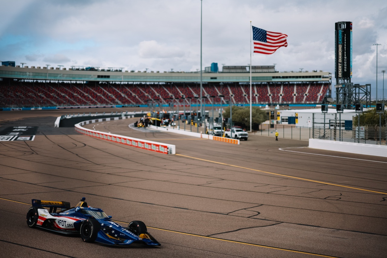 インディカーの開幕前オープンテストがフェニックスで実施。25人がショートオーバルで計4853周をラップ