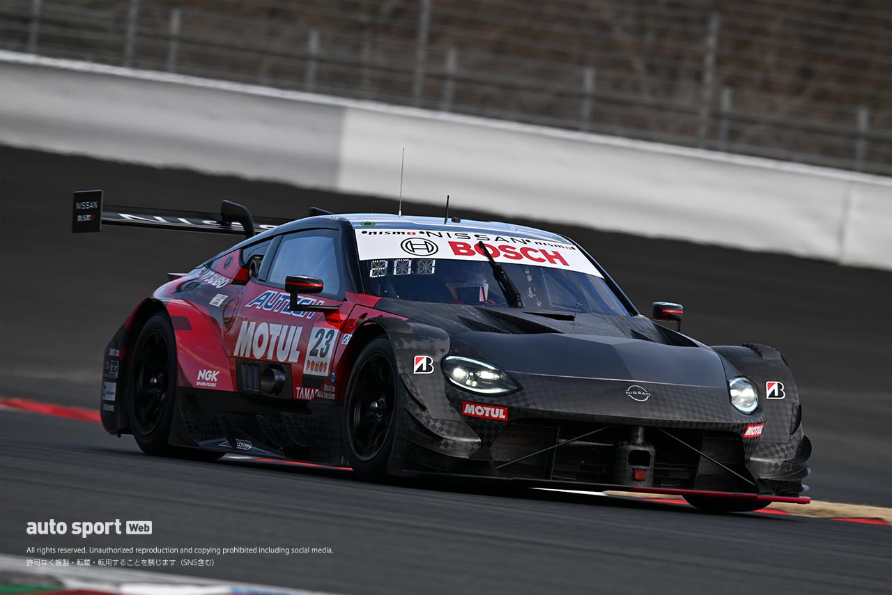 富士スピードウェイで11台が参加しGT500メーカーテストがスタート。TGR TEAM ENEOS ROOKIEの14号車が最速