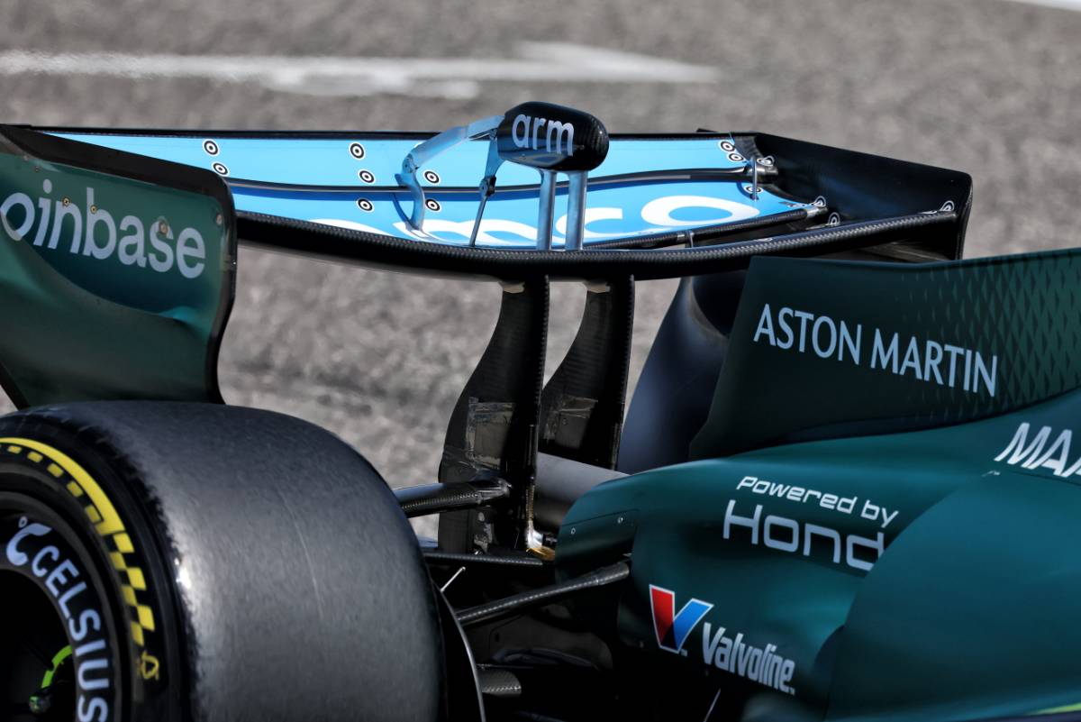 アストンマーティンAMR26