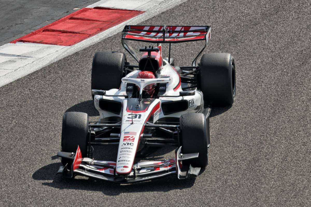 エステバン・オコン（ハース）