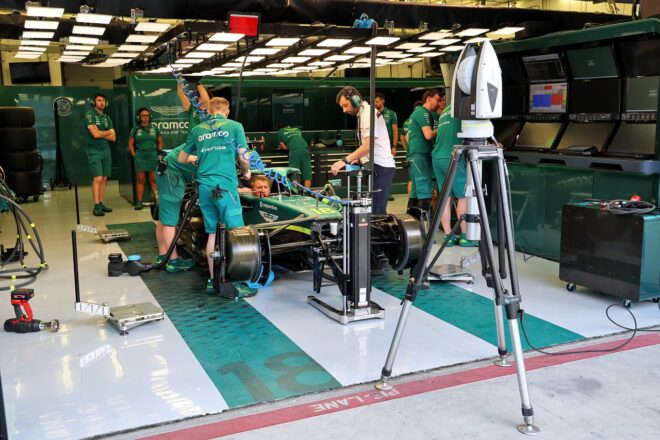 アストンマーティンのガレージ