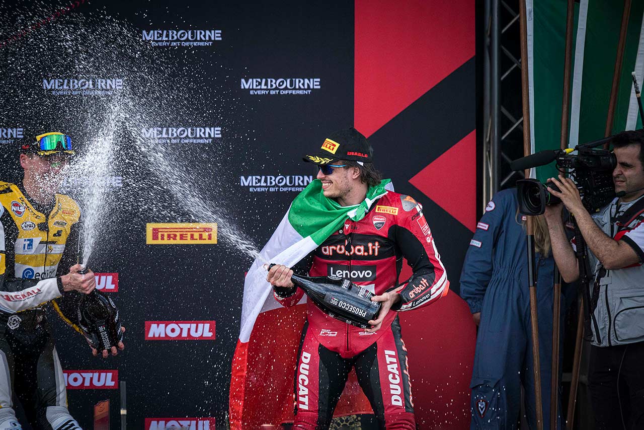 ブレガ、2年連続開幕戦で完全勝利「バイクは格別。雨でも良いライディングができた」／SBK第1戦オーストラリア 優勝者コメント