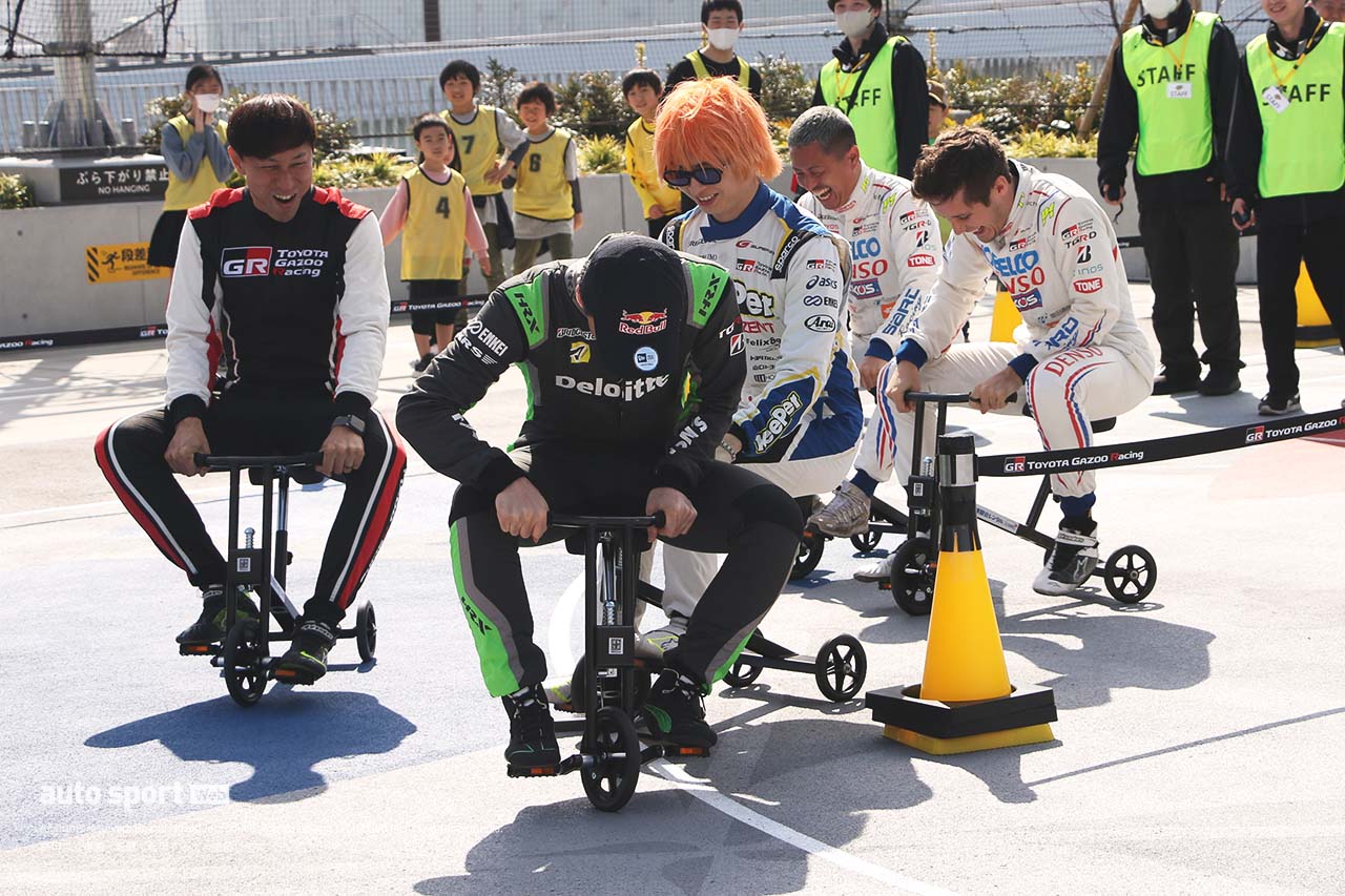 トヨタのGTドライバーによる交流イベント『TDGAファンフェスタ2026』が開催。KYOJOドライバーも登場
