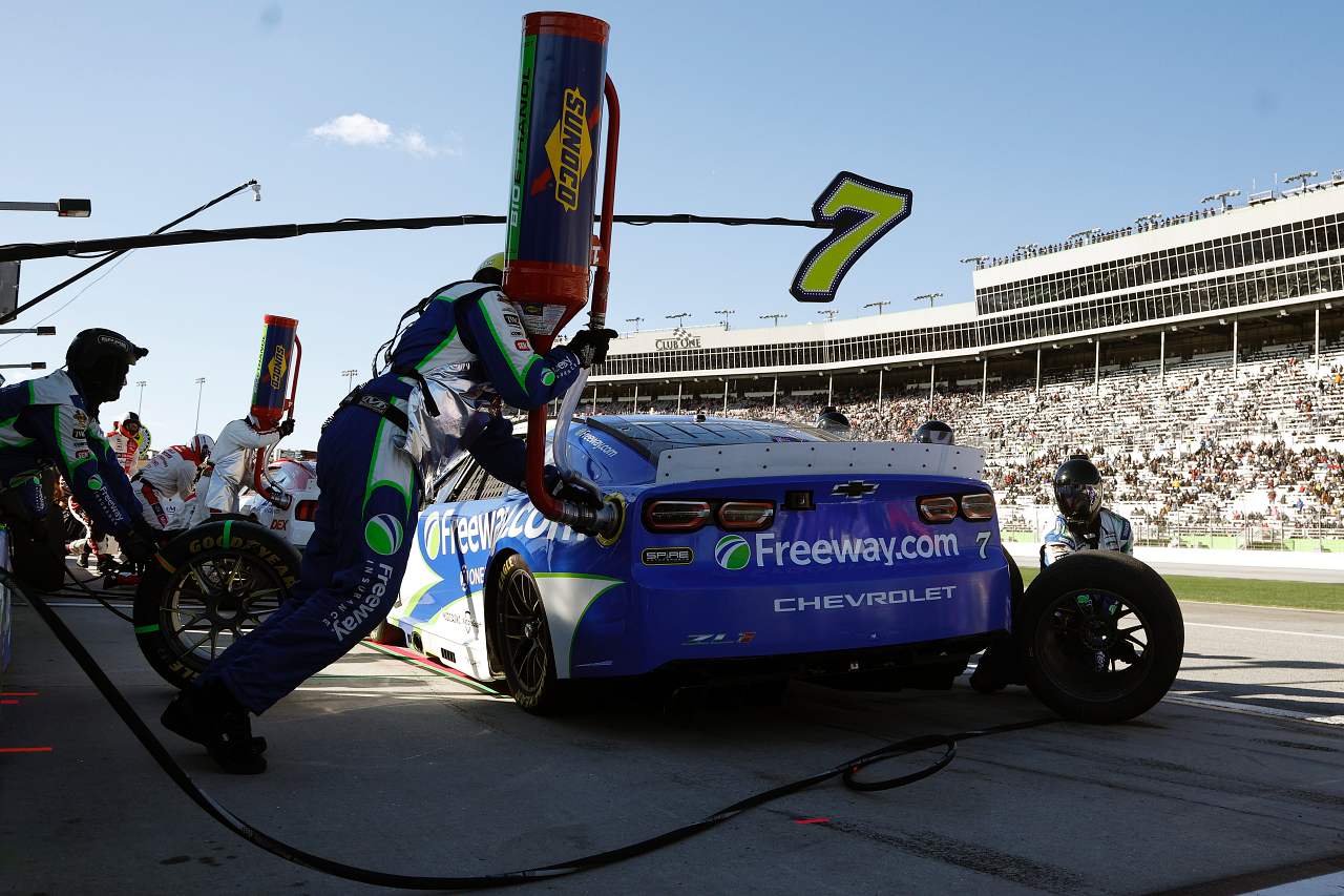 23XIトヨタが好調維持。45号車レディックがダブルオーバータイムで劇的逆転勝利／NASCAR第2戦