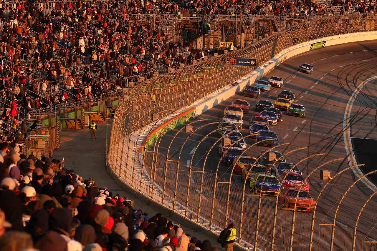 23XIトヨタが好調維持。45号車レディックがダブルオーバータイムで劇的逆転勝利／NASCAR第2戦