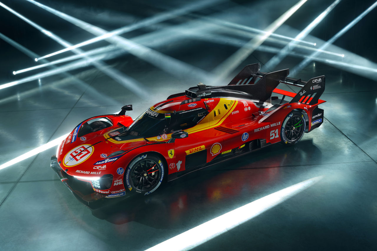 タイトル防衛を狙う王者フェラーリが2026年仕様の『499P』を披露。カラーリングと空力をマイナーチェンジ／WEC