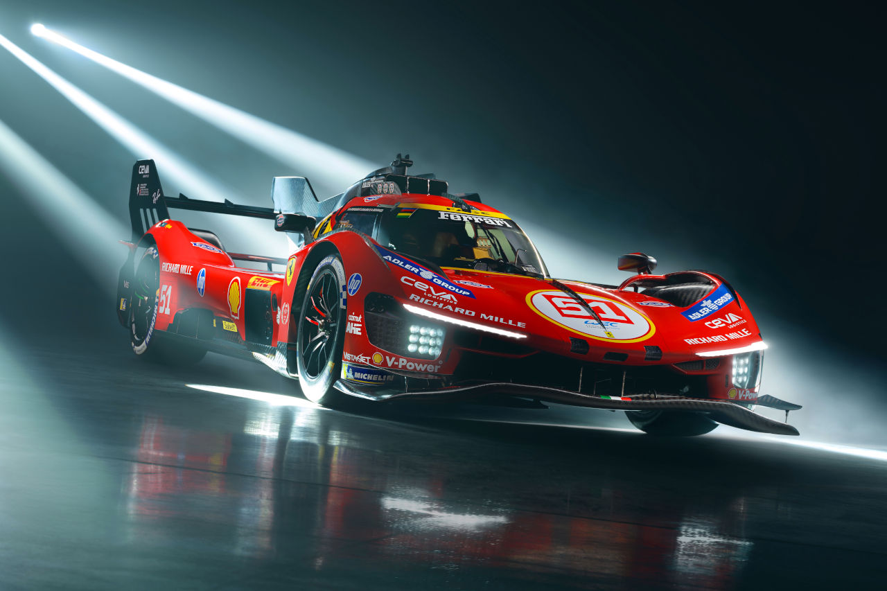 タイトル防衛を狙う王者フェラーリが2026年仕様の『499P』を披露。カラーリングと空力をマイナーチェンジ／WEC