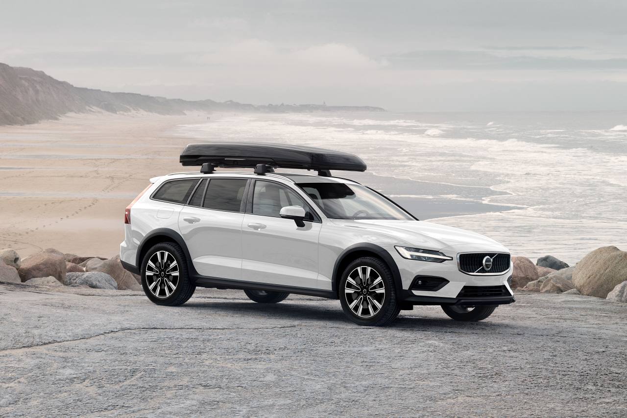 ボルボ、根強い人気を誇る『V60クロスカントリー』の最後を飾る特別限定車“クラシック・エディション”が登場
