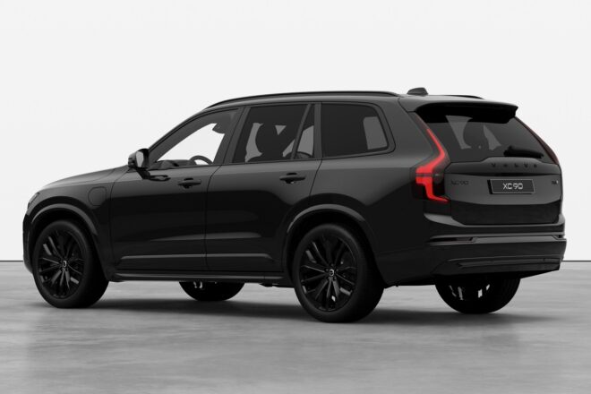 ボルボ、旗艦SUV『XC90』に特別限定車“ブラック・エディション”を初導入。プラグインハイブリッドで70台限定に