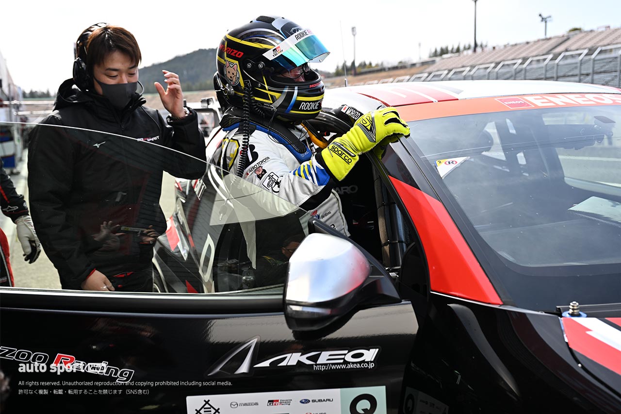 モリゾウがもてぎでのスーパー耐久公式テストGR Team SPIRITの104号車をドライブ「全部が『もっといいクルマづくり』に繋がりますから」