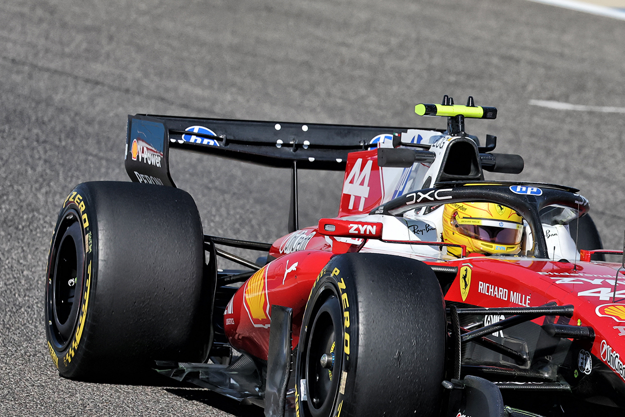 2026年F1プレシーズンテスト（第2回バーレーン 2日目）　フェラーリSF-26のリヤウイング／標準状態の『コーナーモード』