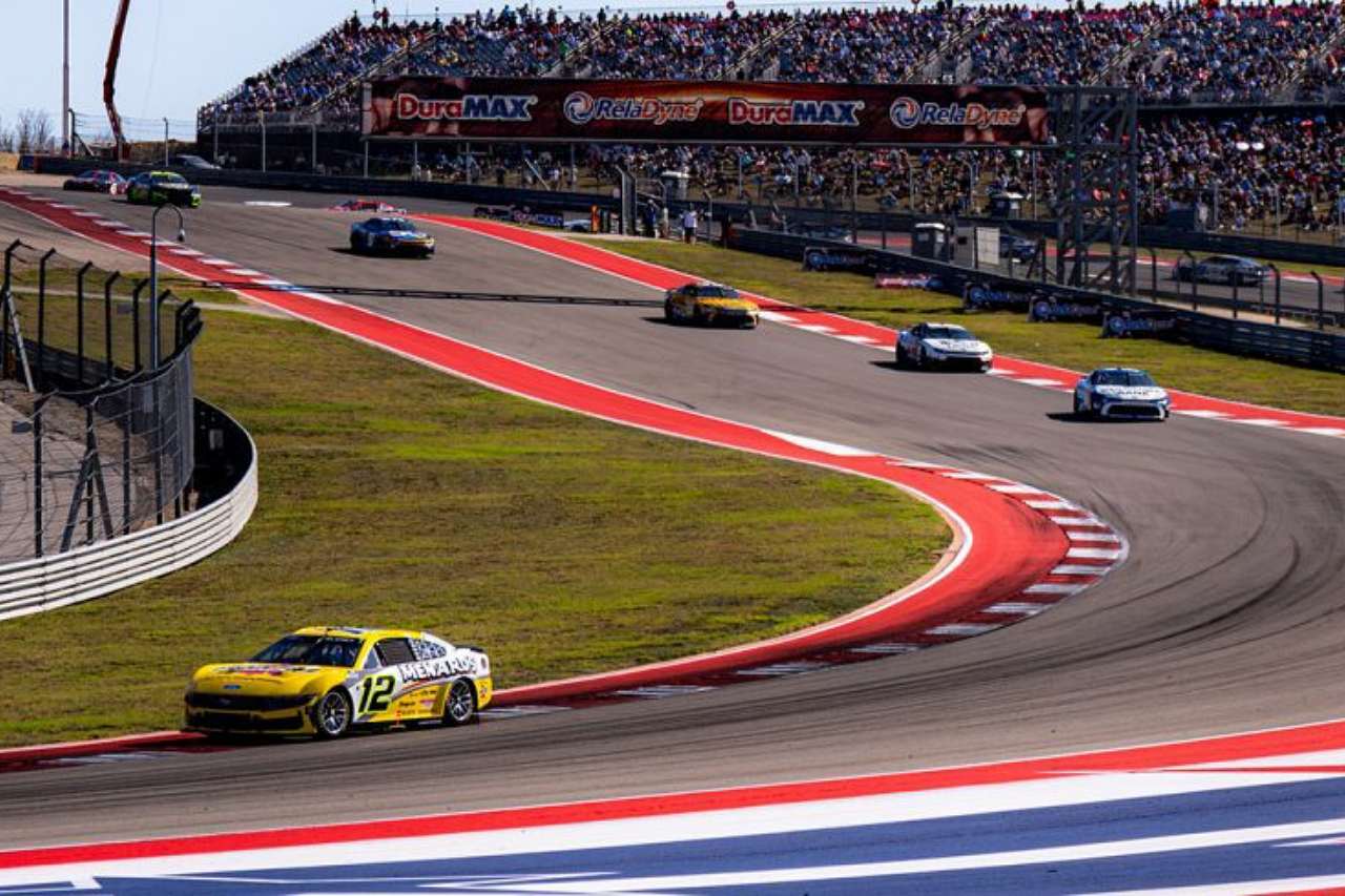 歴史的快進撃。トヨタのレディックが史上初の開幕3連勝「SVGを倒したいと思っていた」／NASCAR第3戦