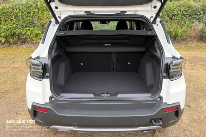 ジープがコンパクトSUV『アベンジャー』にハイブリッド版“4xe Hybrid”を追加。オフロード性能をひと足早く体験してきた