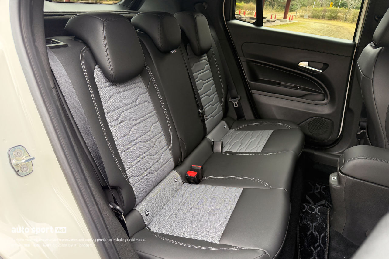 ジープがコンパクトSUV『アベンジャー』にハイブリッド版“4xe Hybrid”を追加。オフロード性能をひと足早く体験してきた