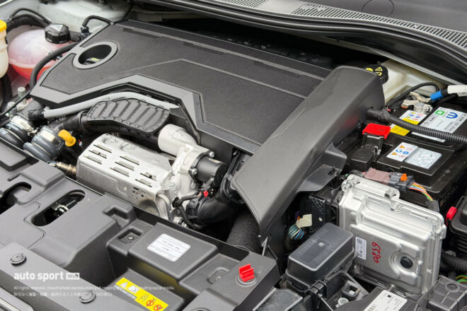 ジープがコンパクトSUV『アベンジャー』にハイブリッド版“4xe Hybrid”を追加。オフロード性能をひと足早く体験してきた