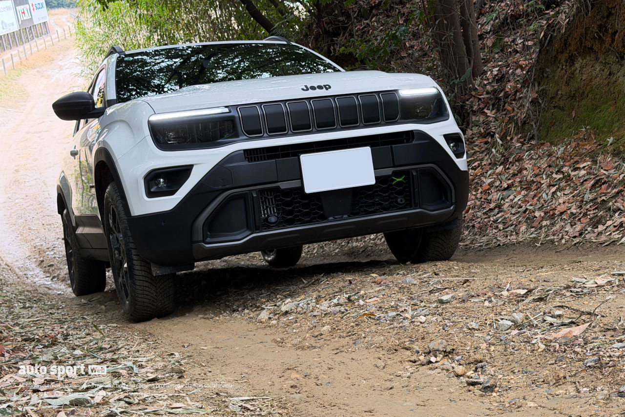 ジープがコンパクトSUV『アベンジャー』にハイブリッド版“4xe Hybrid”を追加。オフロード性能をひと足早く体験してきた