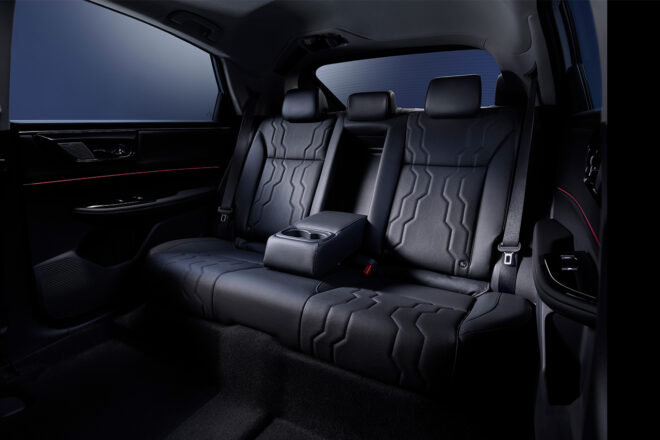 ホンダ、新型インサイトを先行公開。航続500km超の“個性派EV”クロスオーバーSUVとして2026年春デビューへ