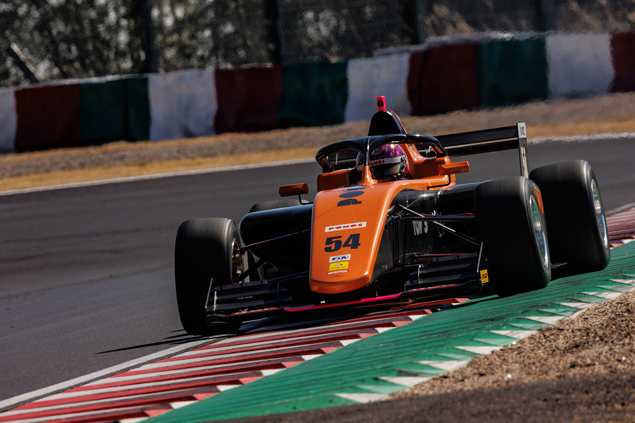 大宮賢人（PONOS RACING F111/3）