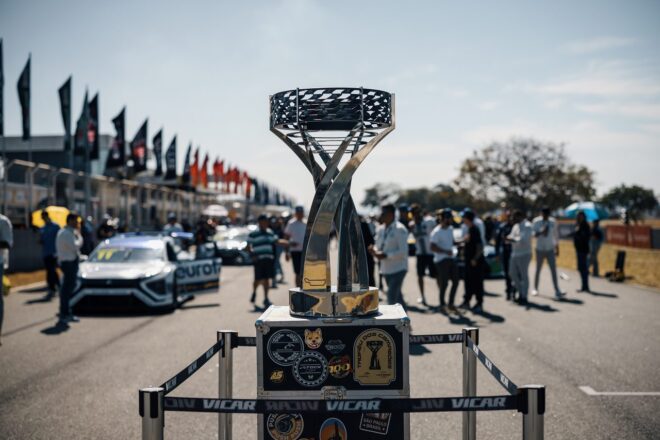 新世代SUVの2年目は大排気量V8に電撃回帰。セッテ・カマラ、カルデロン、バリチェロの甥っ子も参戦／SCB