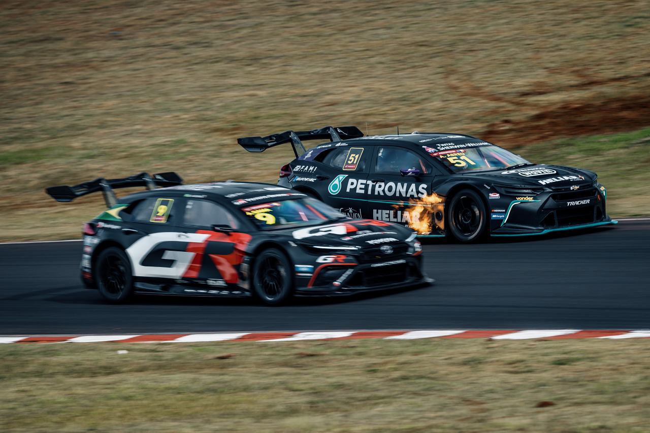 新世代SUVの2年目は大排気量V8に電撃回帰。セッテ・カマラ、カルデロン、バリチェロの甥っ子も参戦／SCB