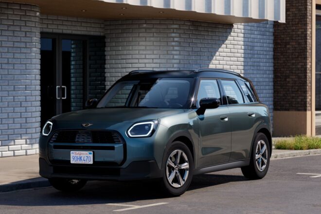 ミニ、3代目『カントリーマン』に“C SELECT”を追加。同時に48Vマイルド・ハイブリッドも搭載