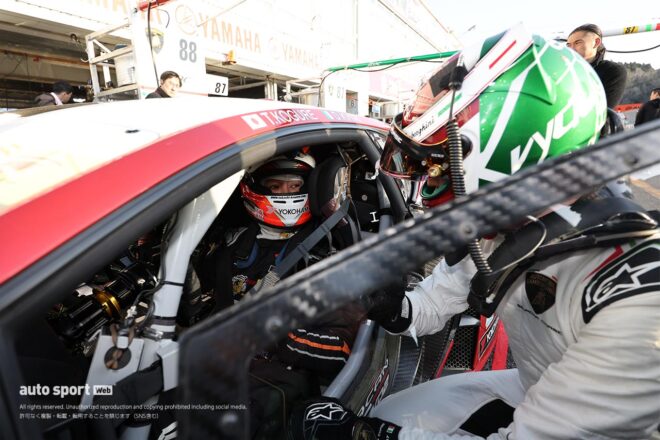 岡山公式テストでスーパーGT初走行を果たしたダニール・クビアト「JLOCの雰囲気もすごくポジティブ」。日本語も猛勉強中