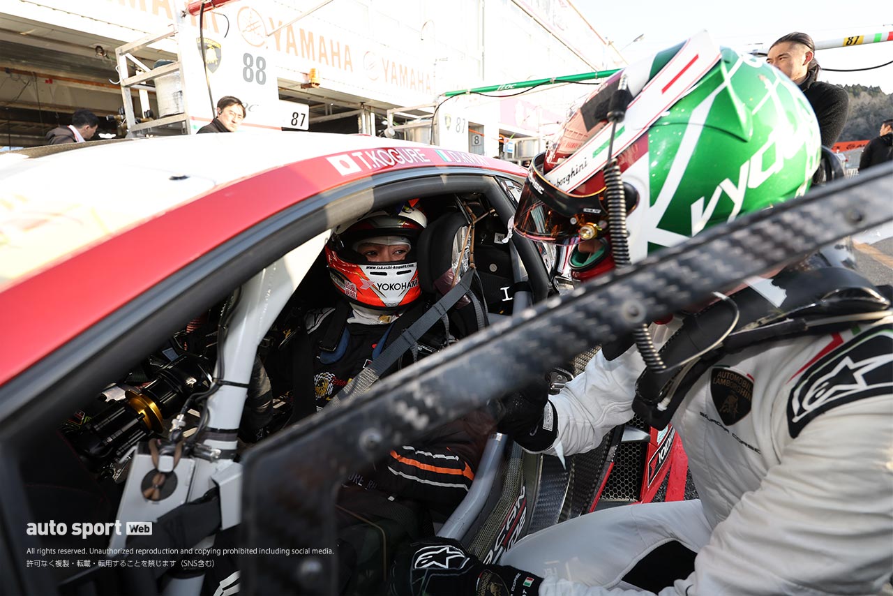 岡山公式テストでスーパーGT初走行を果たしたダニール・クビアト「JLOCの雰囲気もすごくポジティブ」。日本語も猛勉強中