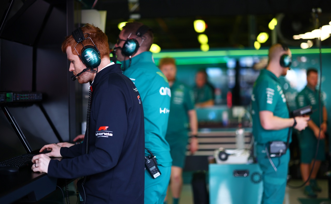 アストンマーティンのガレージ