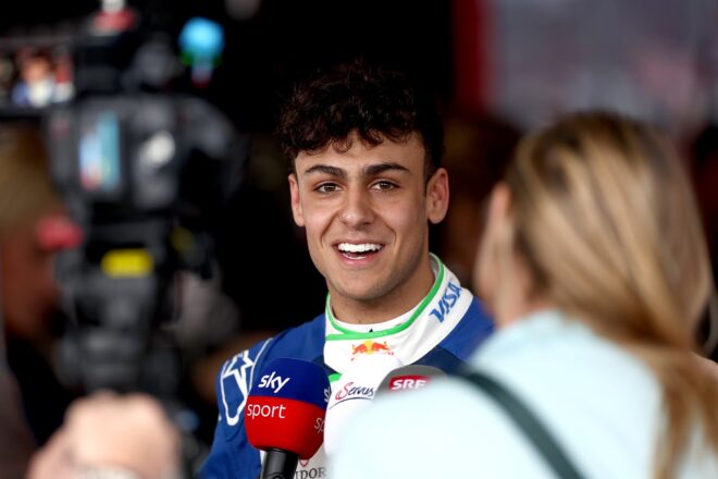 アービッド・リンドブラッド（レーシングブルズ）