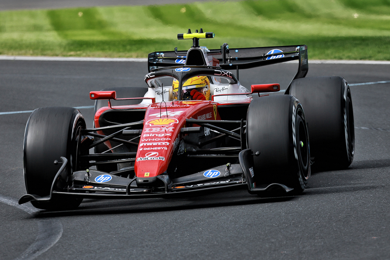 XPB_1400043_HiResルイス・ハミルトン（フェラーリ）