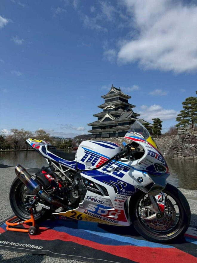 信州Re:N with TOTEC、松本城で2026年体制発表。奥田教介が新加入、鈴鹿8耐に挑み全日本ロードにもスポット参戦へ