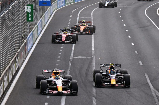 アービッド・リンドブラッド（レーシングブルズ）とアイザック・ハジャー（レッドブル）のバトル