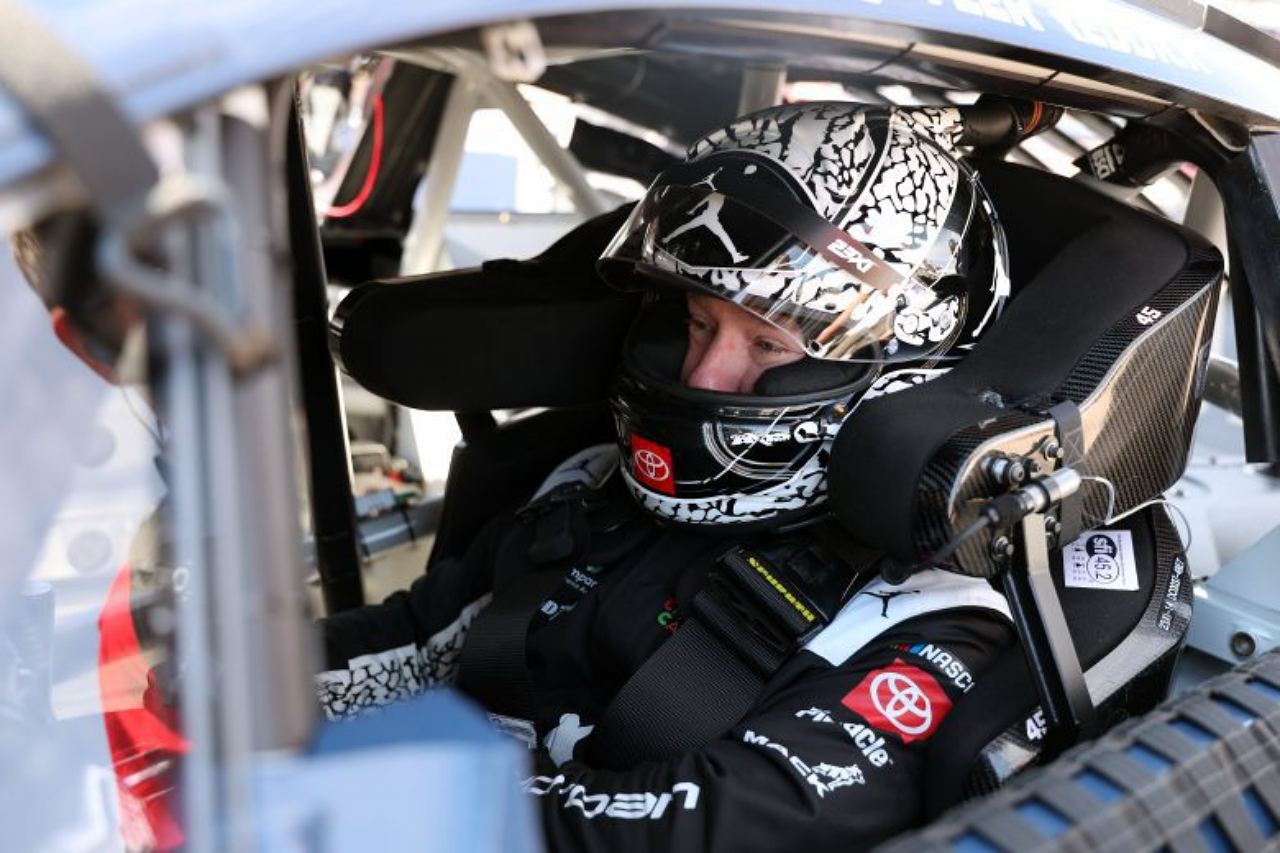 ブレイニーが今季初優勝。名門ペンスキーがインディカーとの週末“スウィープ”を達成／NASCAR第4戦