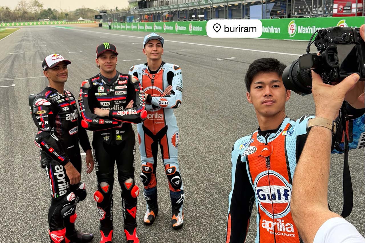 ドゥカティのライダーがフォーミュラカーに挑戦／オフロードで美女とタンデム【SNSピックアップMotoGP】