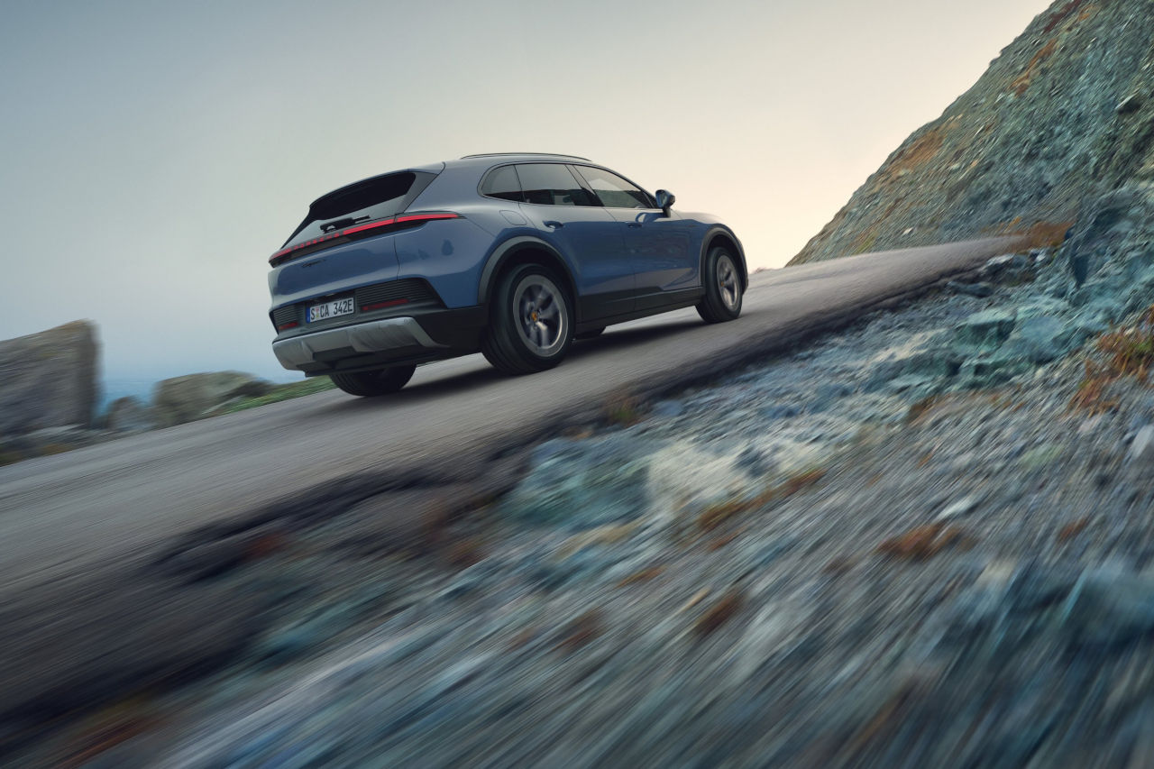 ポルシェ『カイエンSエレクトリック』の予約受注を開始。高性能とラグジュアリーを両立した電動SUV
