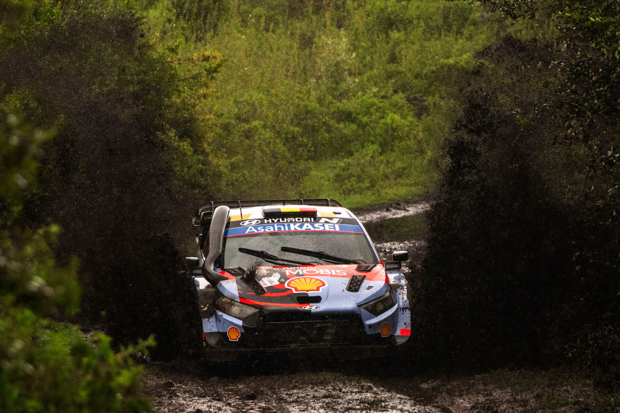 ソルベルグが初日首位、波乱の幕開けとなったサファリ・ラリーで抜け出す。勝田はトラブル遭遇も上位キープ／WRC第3戦