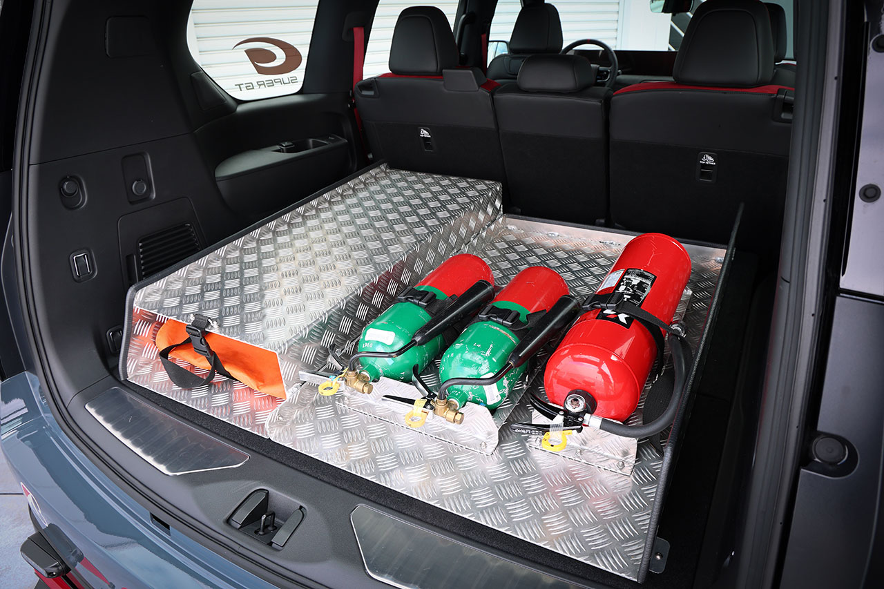 ニッサン、新型『パトロール・ニスモ』をスーパーGTのFRO車両に提供。第1戦で贈呈式を実施