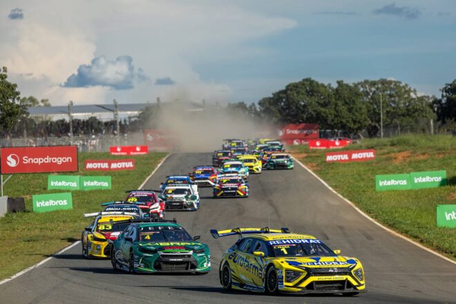 大排気量V8回帰のSUVストックは、酷暑のなか王者のミツビシ・エクリプスクロスが完勝／SCB開幕戦