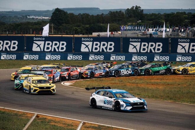 大排気量V8回帰のSUVストックは、酷暑のなか王者のミツビシ・エクリプスクロスが完勝／SCB開幕戦