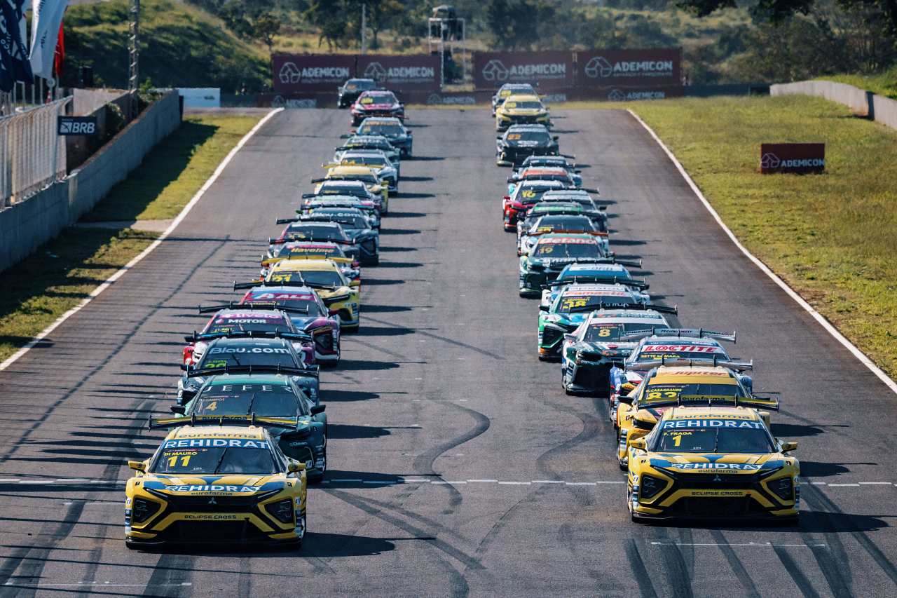 大排気量V8回帰のSUVストックは、酷暑のなか王者のミツビシ・エクリプスクロスが完勝／SCB開幕戦