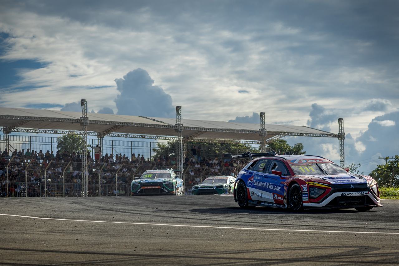 大排気量V8回帰のSUVストックは、酷暑のなか王者のミツビシ・エクリプスクロスが完勝／SCB開幕戦