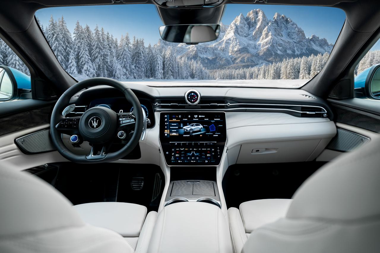 マセラティ、主力SUV『グレカーレ』にビスポーク仕様の限定車“クリスタッロ／ルミナブルー”を導入