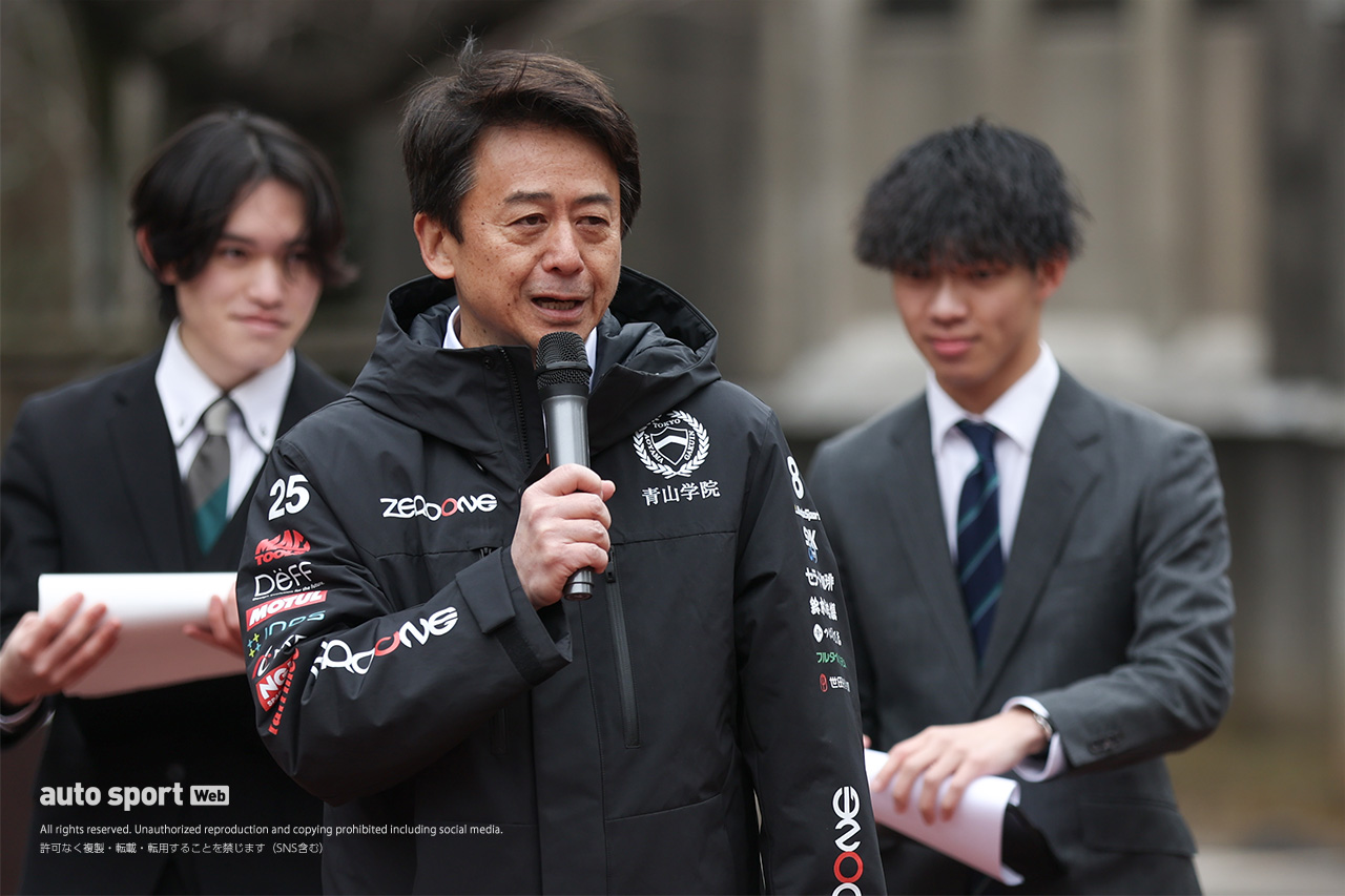 青山学院大学の“駅伝タスキ”をトヨタGRスープラGT4エボ2が装着。体育会自動車部が走らせるスーパー耐久車両が渋谷でお披露目