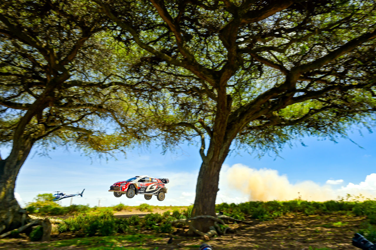 オジエ猛追！ 2番手に浮上し首位ソルベルグに急接近。その差は1秒に／WRC第3戦サファリ・ラリー・ケニア