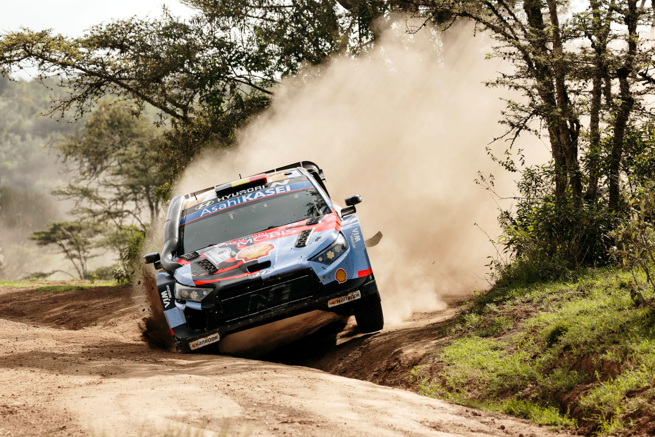 オジエ猛追！ 2番手に浮上し首位ソルベルグに急接近。その差は1秒に／WRC第3戦サファリ・ラリー・ケニア