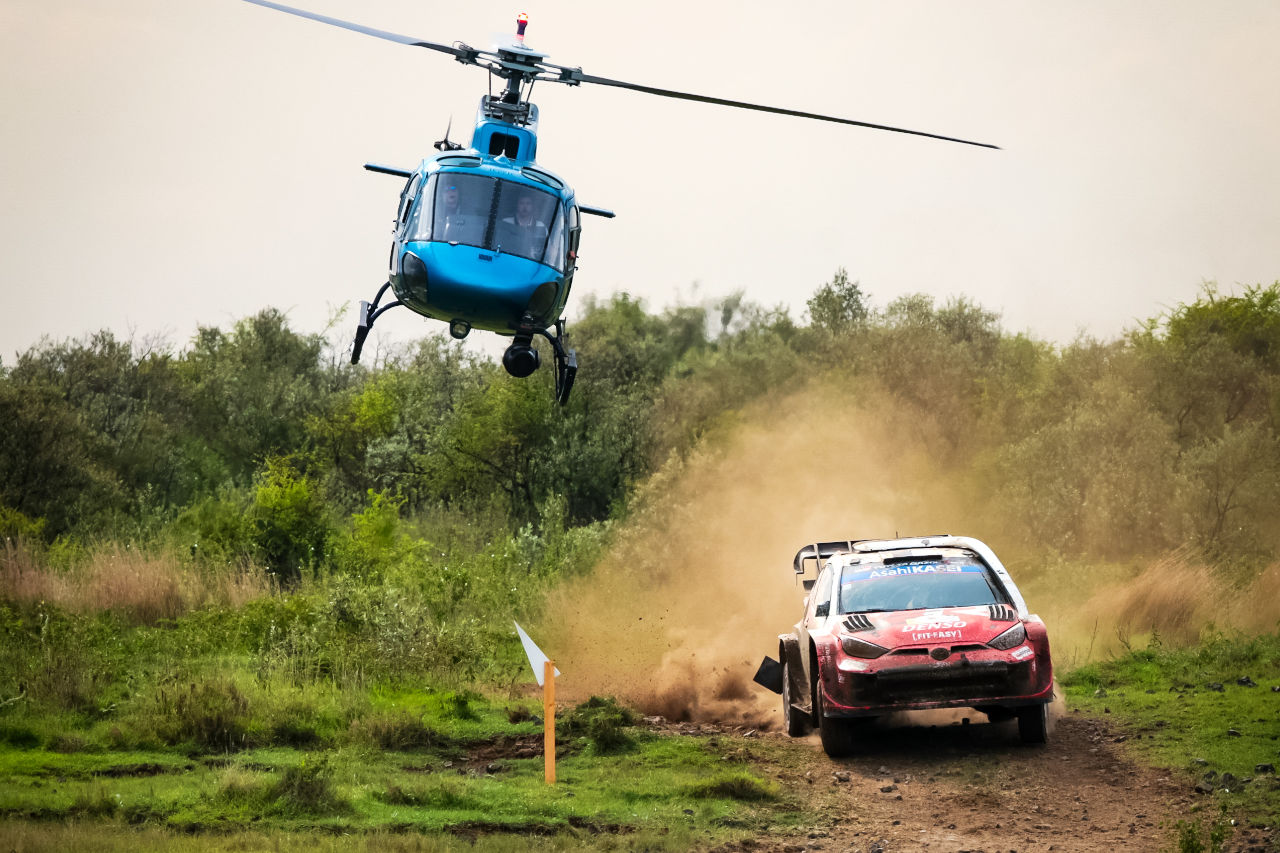 独走から一転リタイアのソルベルグ「本当に辛いが、明日は全力で巻き返す」／WRCケニア・デイ3コメント集