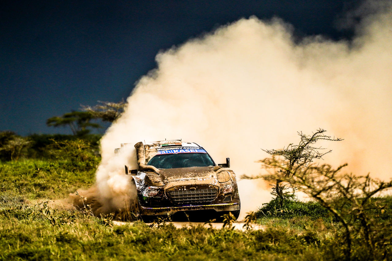 独走から一転リタイアのソルベルグ「本当に辛いが、明日は全力で巻き返す」／WRCケニア・デイ3コメント集