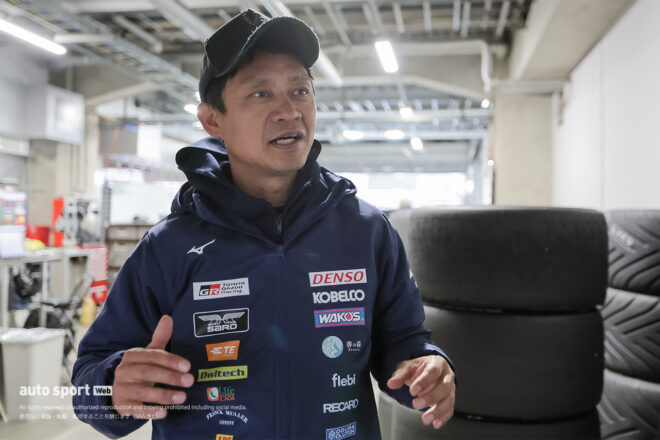 TGR TEAM SARDの脇阪寿一監督