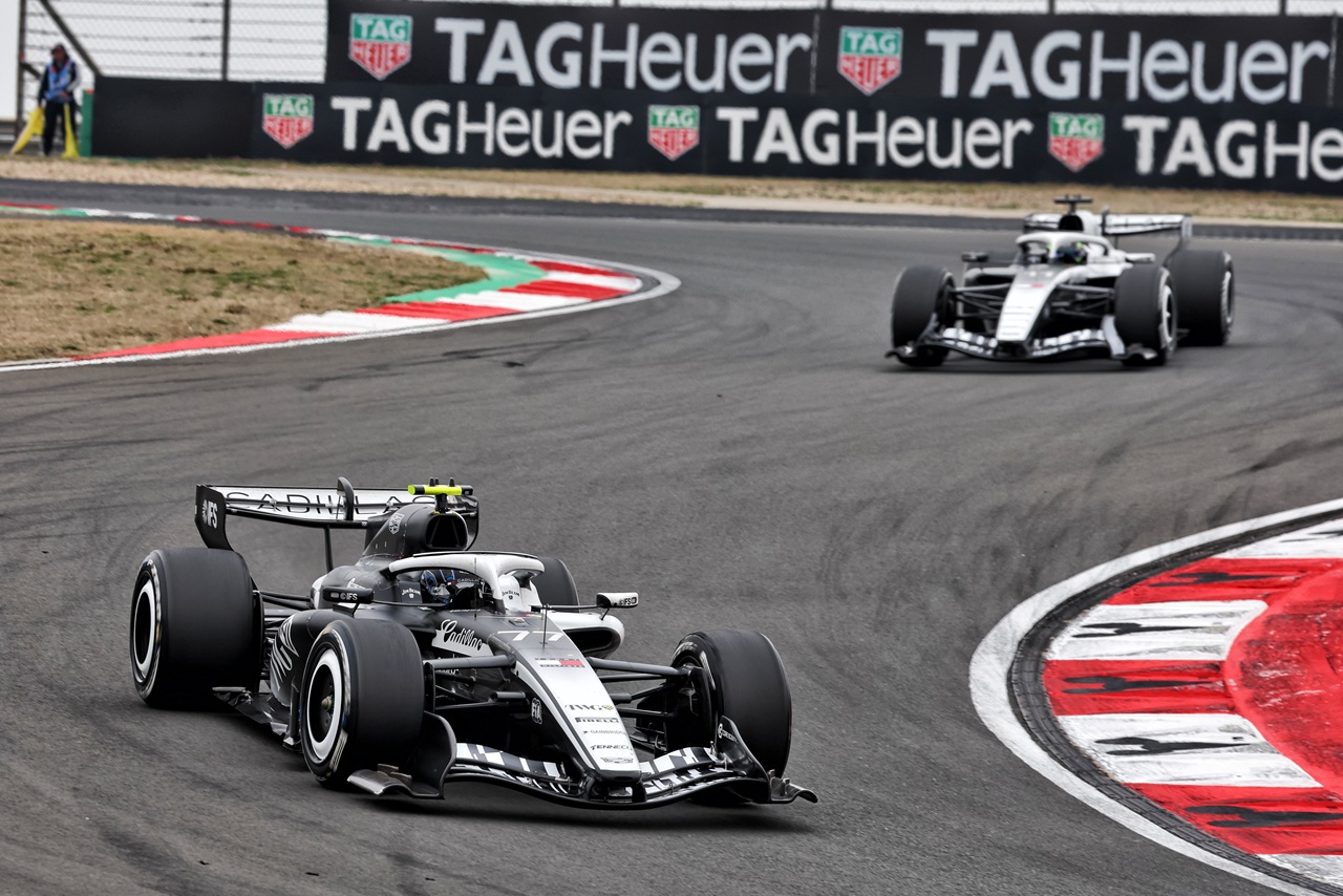 バルテリ・ボッタス＆セルジオ・ペレス（キャデラック）