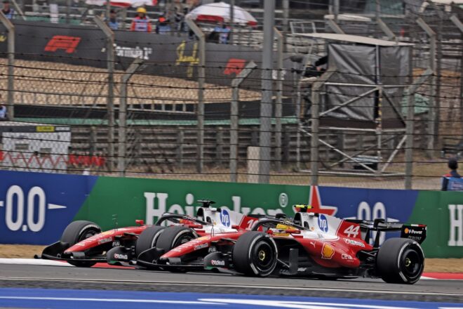 ルイス・ハミルトンとシャルル・ルクレール（フェラーリ）のバトル